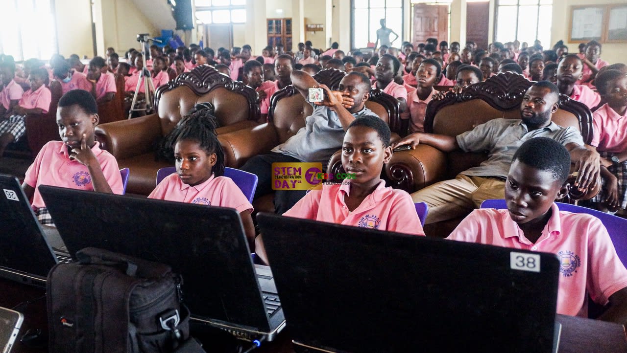 Kids learning Scratch Naylor