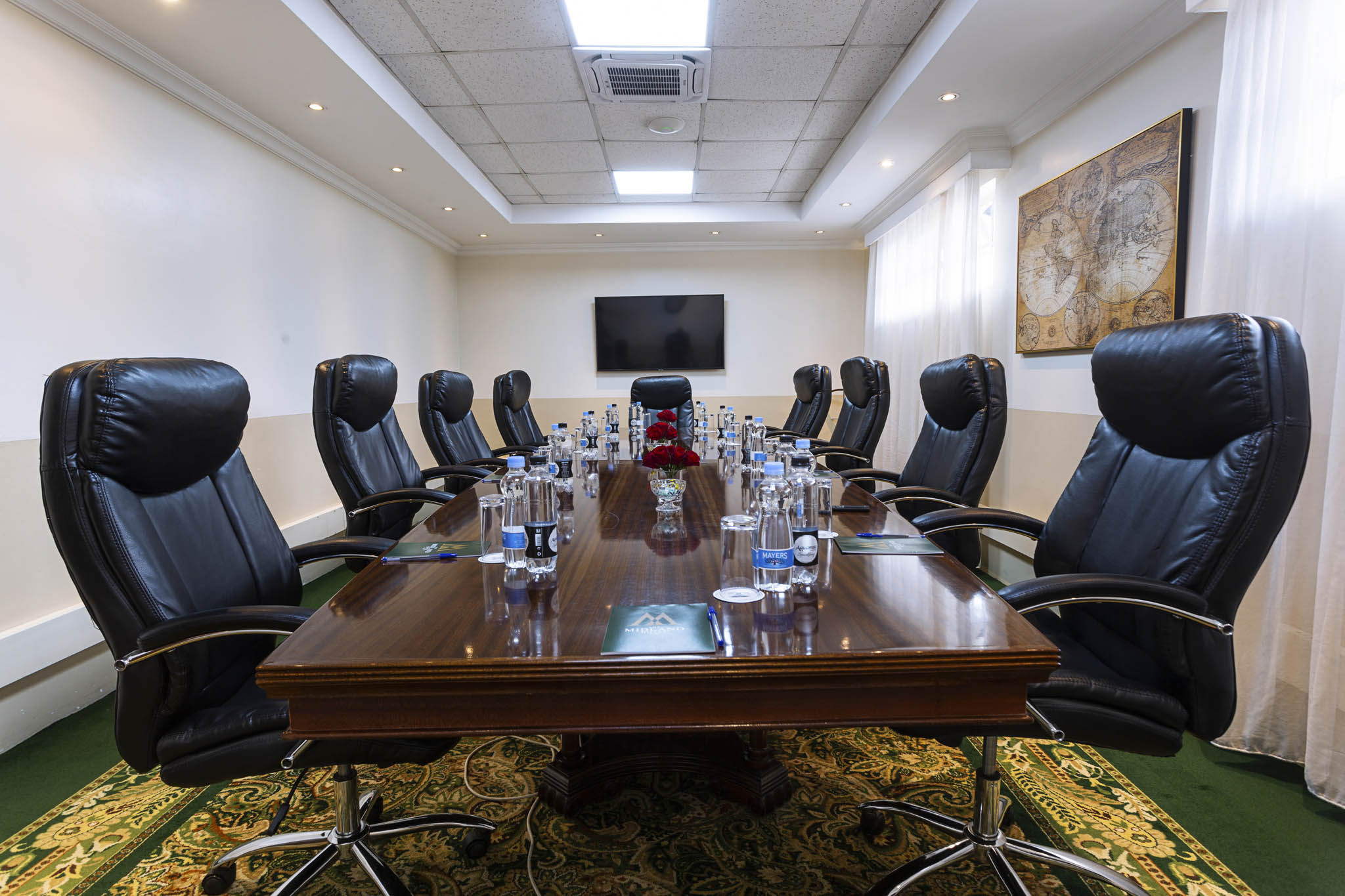 amon_hub_board_room