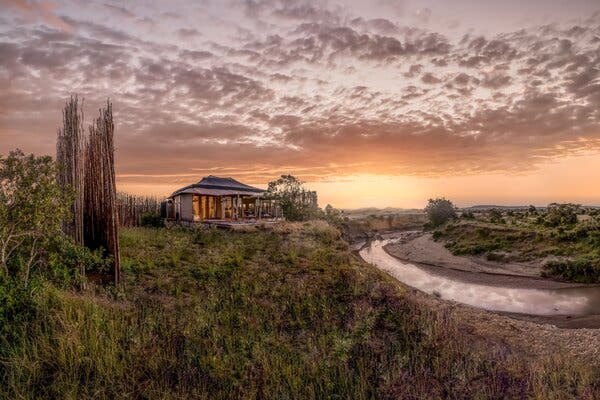 When-Luxury-Meets-the-Wild:-Tourism-Development-and-the-Great-Migration