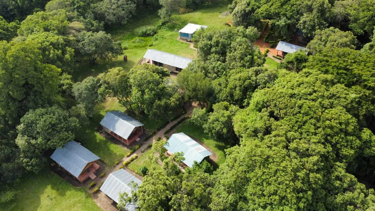 sankale-camp-maasai-mara-semiluxury-tented-accommodation-on-oloolaimutia-hills