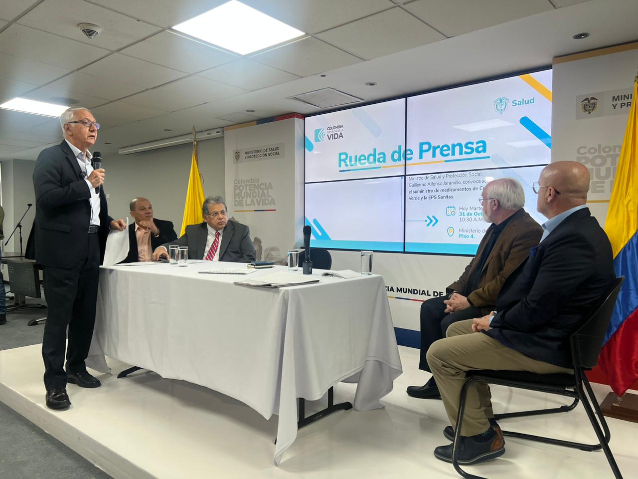 ¿Por qué tanta bulla con lo de Cruz Verde y EPS Sanitas?