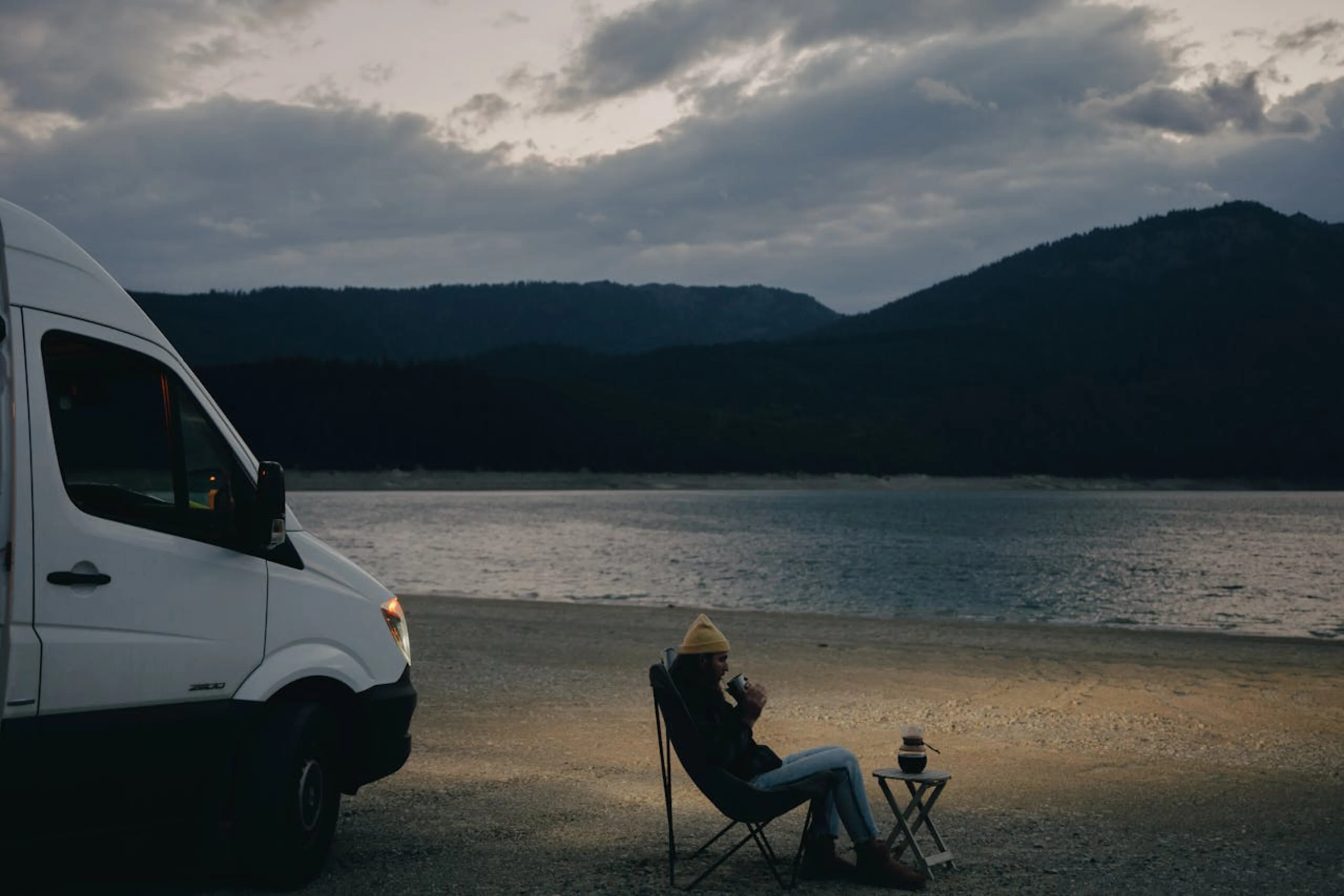 Embrace the Digital Nomad Way of Life: Top Sites and Advice for 2025
