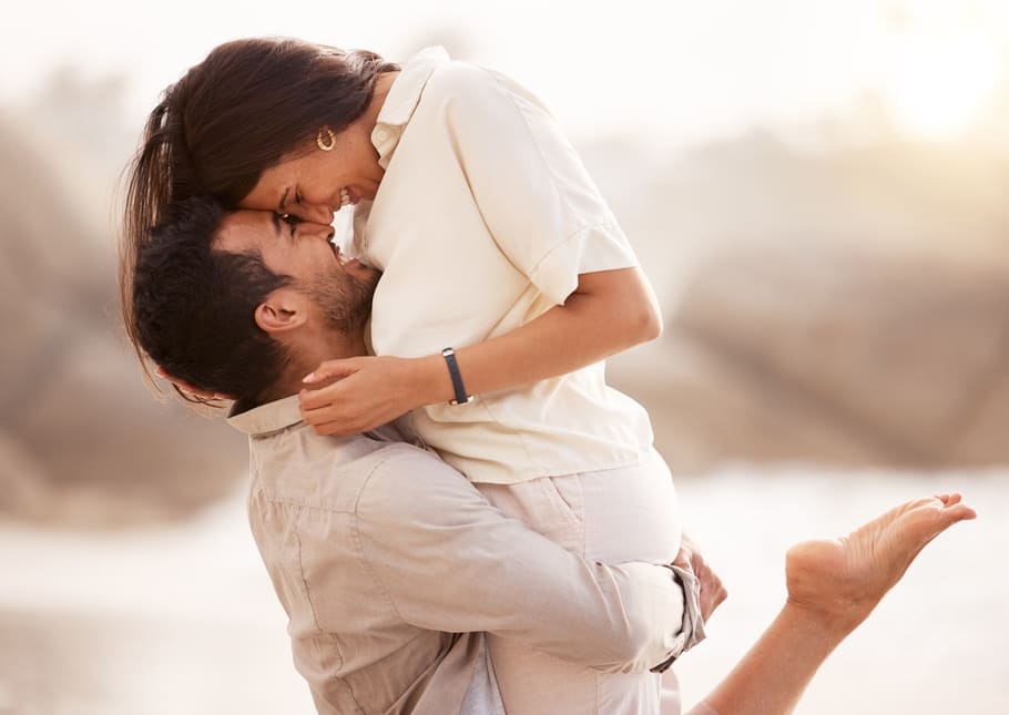 picture with couple are hugging