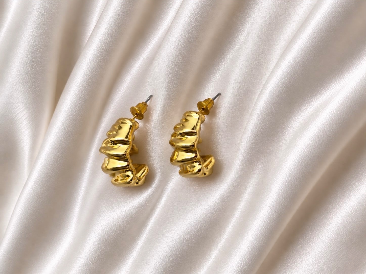 Golden Sculptural Leaf Earrings – Anti-Tarnish
