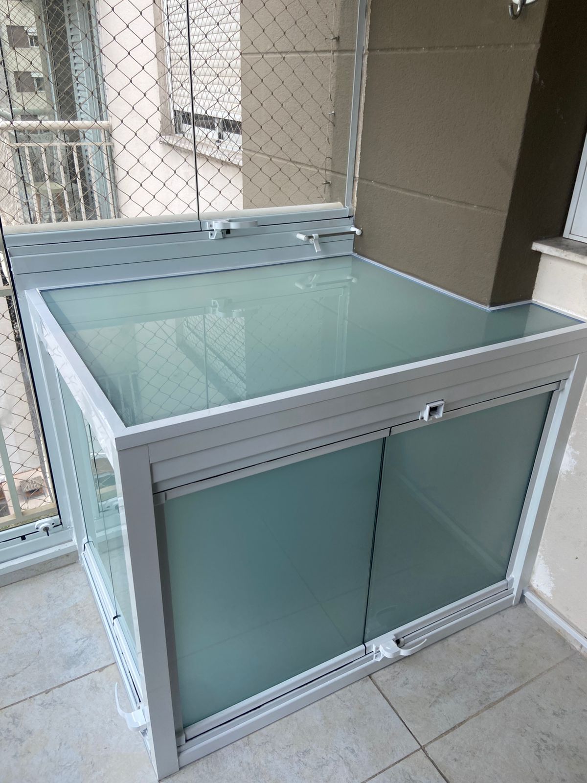 Caixa Condensadora em Alumínio Branco e Vidro - SP Glass