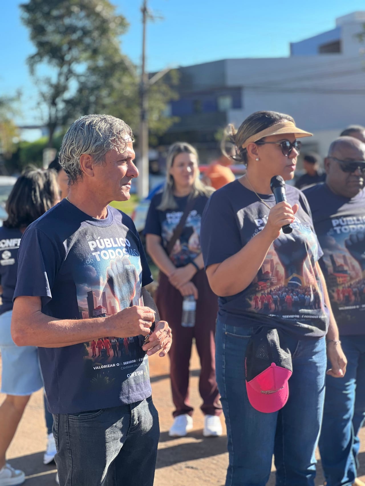 Presidente do SINPREFOR, Darcy Francisco Magalhães e a Secretária-executiva, Suyenne Borges, durante assembleia geral do sindicato em Formosa-GO.