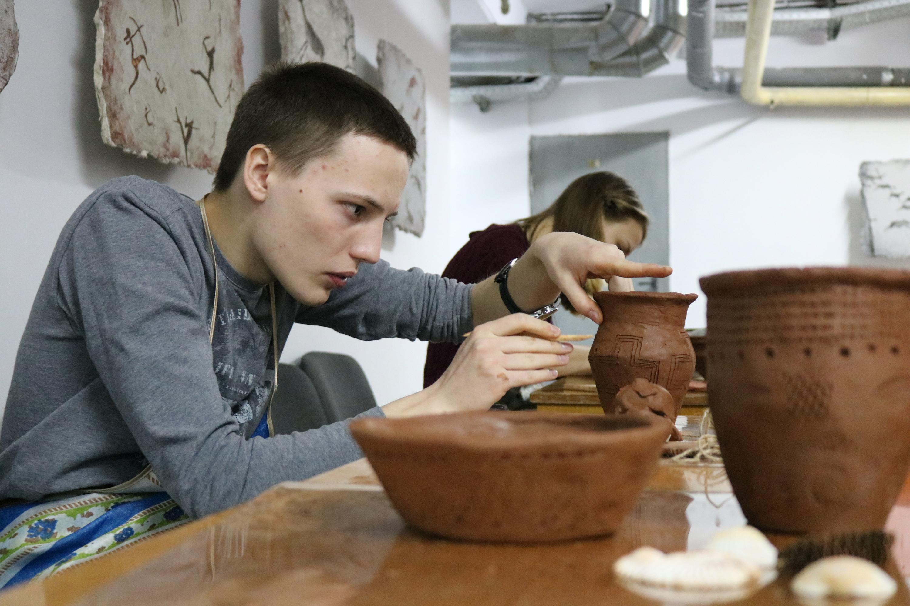 Иван гончар. Гончар оскол. Гончар оскол. Мастер классы по гончарному мастерству. Мастер-класс по гончарному делу москва.