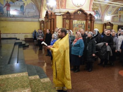 Божественная литургия в Воскресенском соборе 01 января 2023 года