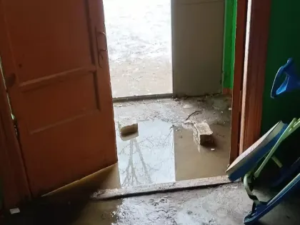 «Тонет в говне». Жители нижегородского подъезда столкнулись с проблемой