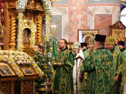 Соборное архиерейское богослужение в день памяти преподобного Серафима Саровского