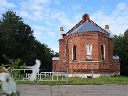 В разрушенном Преображенском храме села Симбилей Дальнеконстантиновского района совершена Божественная литургия
