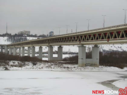 Разрушение бетонного слоя на нижегородском метромосту объяснили морозами