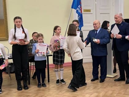 Более 70 работ представили юные участники на творческий конкурс «Навстречу Дню Защитника Отечества» в Чкаловском округе