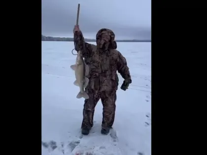 «Грешное дело». Нижегородский депутат выловил гиганта из реки