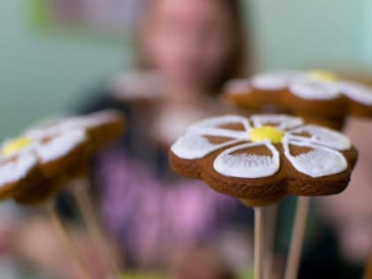 Более 200 занятий с онкобольными детьми провели в НОДКБ