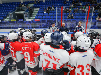 Мастер-класс ОМК с игроками «Торпедо» для юных выксунцев в Нижнем Новгороде