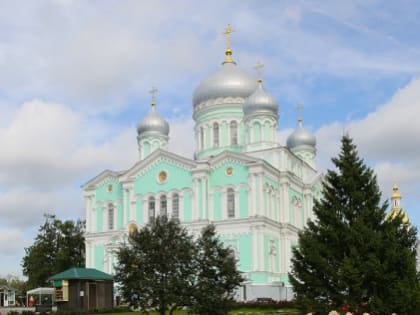 Главы Сахалинской области и Нижегородской митрополии посетили Саровскую пустынь и Дивеевский монастырь