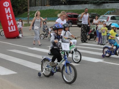«Олимпийские надежды»: в Дальнеконстантиновском районе прошла велогонка среди дошколят