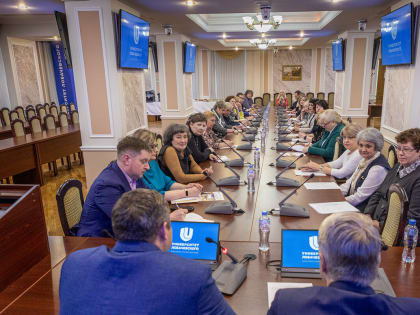 И.о. ректора ННГУ Олег Трофимов встретился с директорами школ Университетского кластера