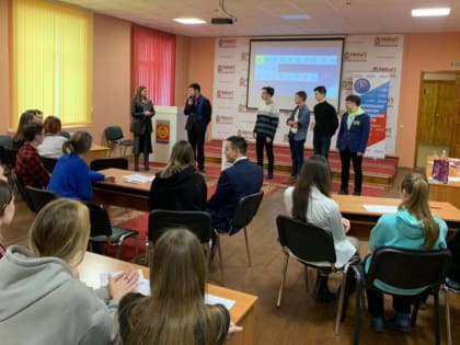 Дзержинские школьники встретились на «Избирательном поединке»