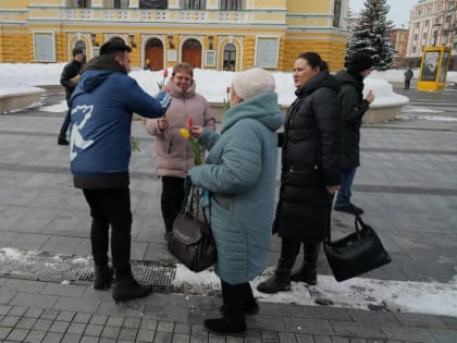 Цветы, подарки, концерты, выставки - «Единая Россия» проводит праздничные мероприятия для женщин в Нижегородской области