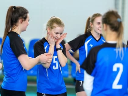 Волейболистки СарФТИ вышли в полуфинал Чемпионата Сарова по волейболу