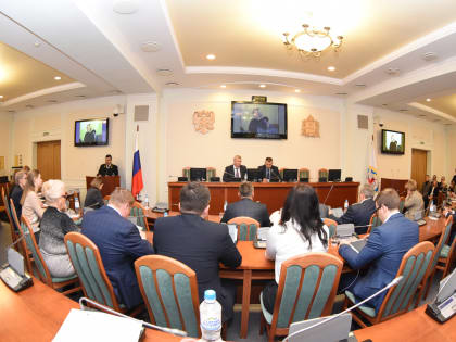 Парламентарии намерены внести в Госдуму законопроект, позволяющий перераспределить нагрузку на суды Нижегородской области