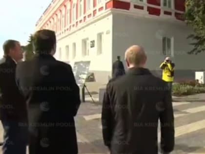 Нижегородский губернатор переволновался рядом с Путиным