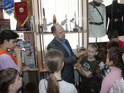 Саровские школьники посетили Управление полиции