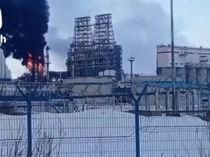 Роспотребнадзор исследует воздух после пожара на нефтеперерабатывающем заводе в Кстове