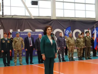 Силовики нагрянули к директору известной нижегородской школы