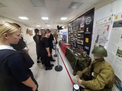 Экскурсии по мобильной экспозиции в Выездновской школе