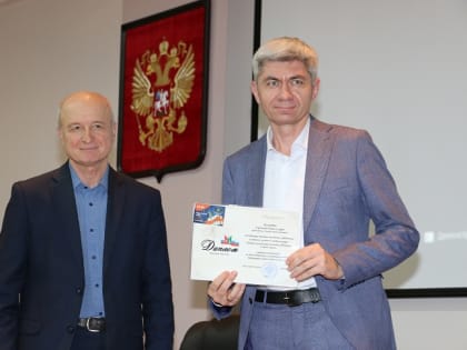 За участие в субботниках