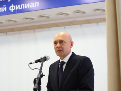 Исполняющий обязанности председателя Нижегородского областного суда Вячеслав Сапега принял участие в торжественном мероприятии, посвященном Дню науки