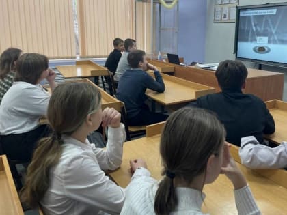 Школьники Советского района Нижнего Новгорода собирают и сдают макулатуру в рамках акции «Киноэкология»