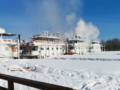 Неподалеку от Бора загорелся сухогруз