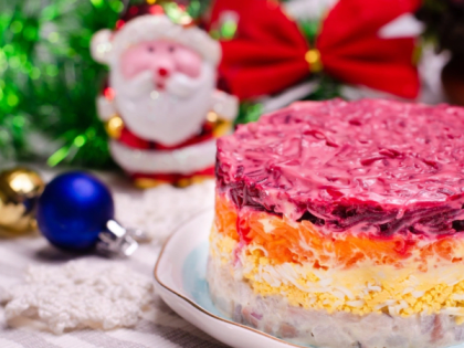 Врач рассказала, кому нельзя есть селедку под шубой