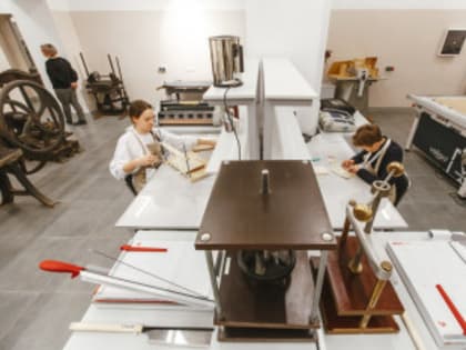 Экскурсии в центр консервации и реставрации редких книг стартовали в Нижегородской областной библиотеке имени В.И. Ленина