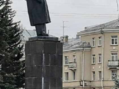 Администрация Сарова ищет подрядчика для ремонта памятника Ленину за 1,3 млн рублей