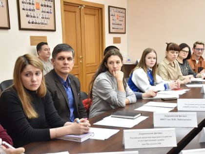 В городской Думе состоялось совещание председателя городской Думы Виктории Николаевой с представителями ВУЗов, ССУзов и предприятий города.