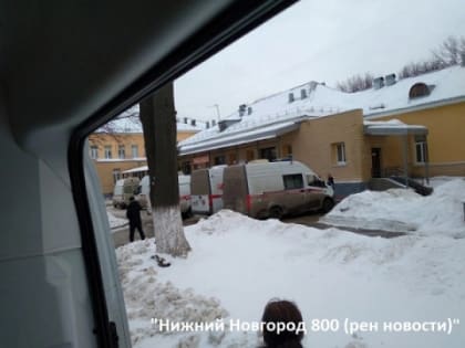 Пробка из скорых образовалась у детского отделения нижегородской больницы №23