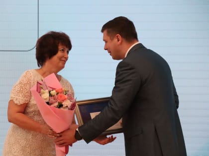 Около 30 нижегородских соцработников в преддверии профессионального праздника получили награды за трудовые достижения