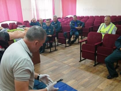 Совместный тренинг по оказанию первой помощи провели пожарные и сотрудники Центра медицины катастроф