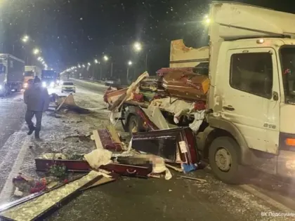 Гробы и тела умерших разметало по трассе М7 в результате ДТП