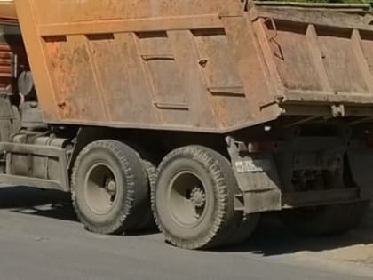 Грузовик оборвал кузовом трамвайные провода в центре Нижнего Новгорода