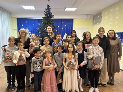 ​«Полицейский Дед Мороз: Подарки для детей в реабилитационном центре»