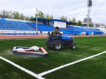 Новое футбольное покрытие укладывают на стадионе «Химик» в Дзержинске