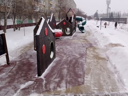 Около 4 тысяч дорожников устраняют последствия снегопада в Нижнем Новгороде