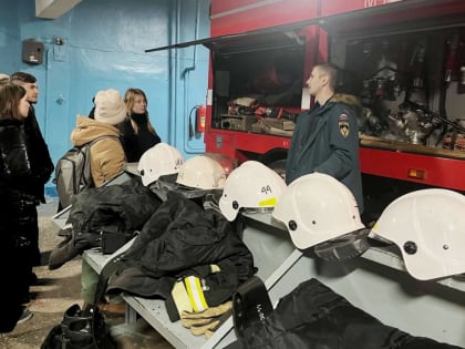 Арзамасских школьников и студентов познакомили с работой пожарной части и хлебопекарного производства