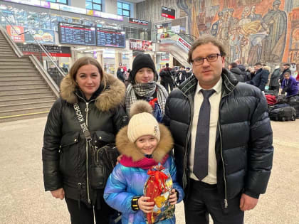 Рустам Досаев исполнил мечту семилетней Ксюши из Выксы о поездке в резиденцию Деда Мороза в Великом Устюге